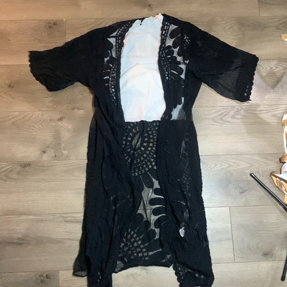 NEW WITH TAGS CARDIGAN 🖤